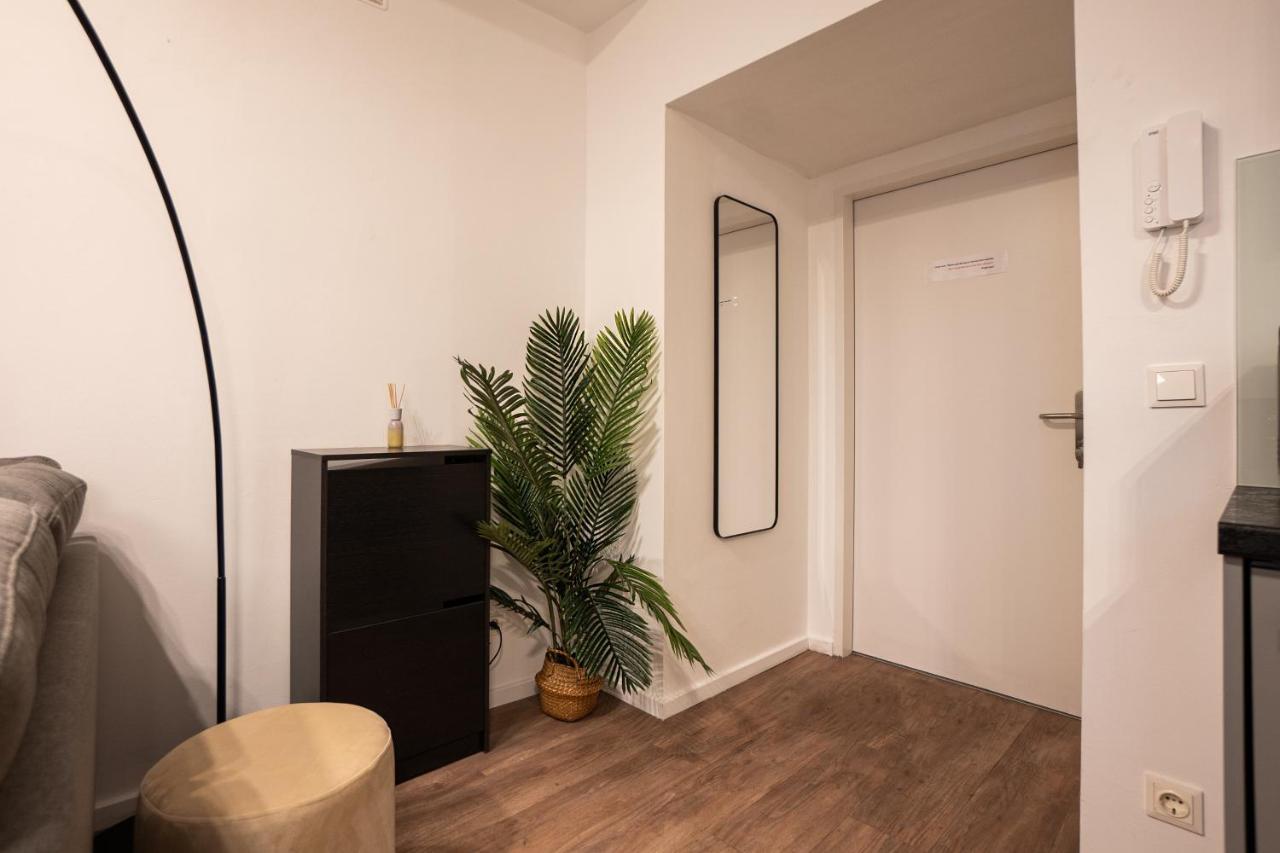 וינה Stylish Apartment With Dedicated Working Space And Super King-Size Bed Located Between City Centre And Donau River מראה חיצוני תמונה