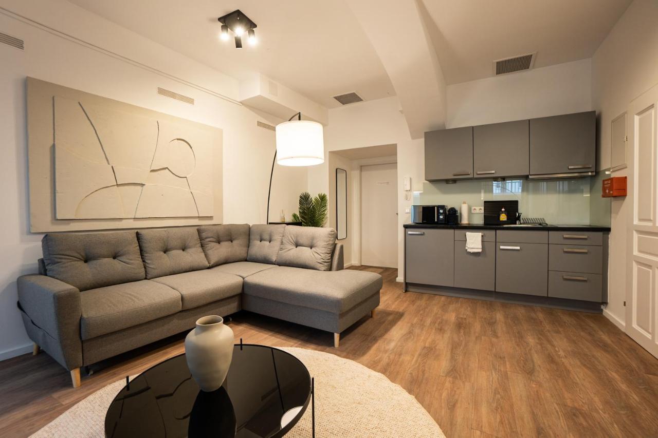 וינה Stylish Apartment With Dedicated Working Space And Super King-Size Bed Located Between City Centre And Donau River מראה חיצוני תמונה