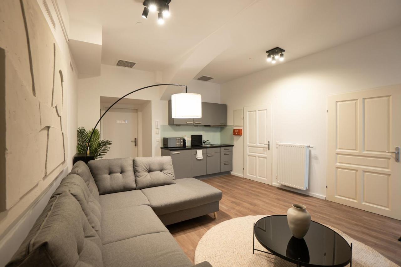 וינה Stylish Apartment With Dedicated Working Space And Super King-Size Bed Located Between City Centre And Donau River מראה חיצוני תמונה